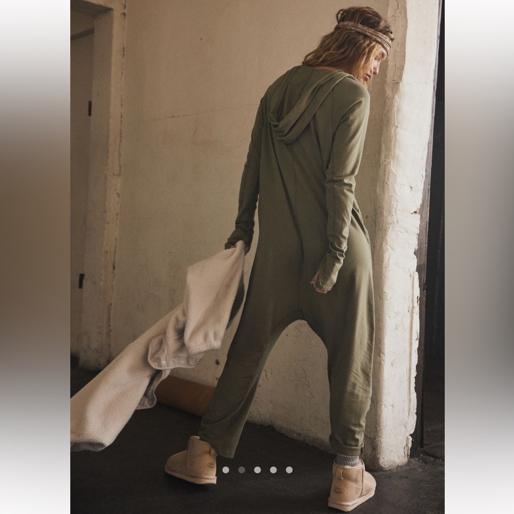 FP Movement Hot Shot Hooded Long Sleeve Onesie - Picture 3 of 6